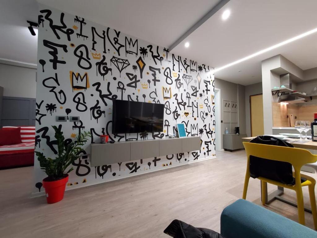 Helga'S Deluxe 3 Apartment Tiranë Luaran gambar