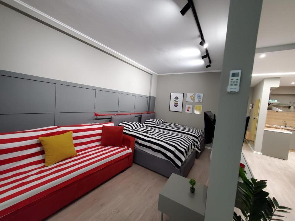 Helga'S Deluxe 3 Apartment Tiranë Luaran gambar